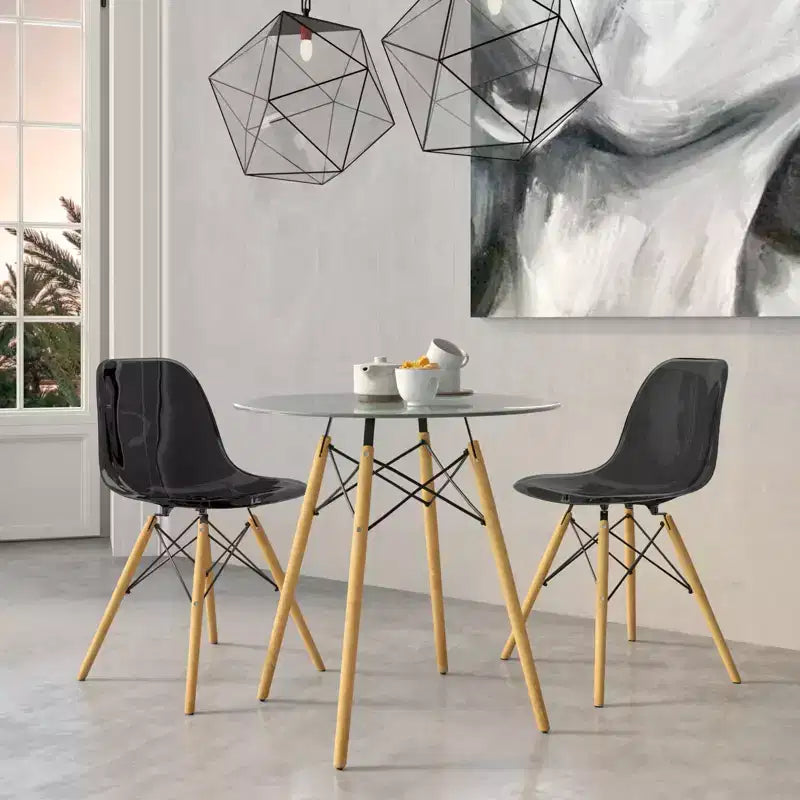 Ensemble de salle à manger 3 pièces Dover de LeisureMod – Table de bistrot ronde en verre transparent de 31 po avec 2 chaises en acrylique avec pieds en bois, cuisine et salle à manger modernes