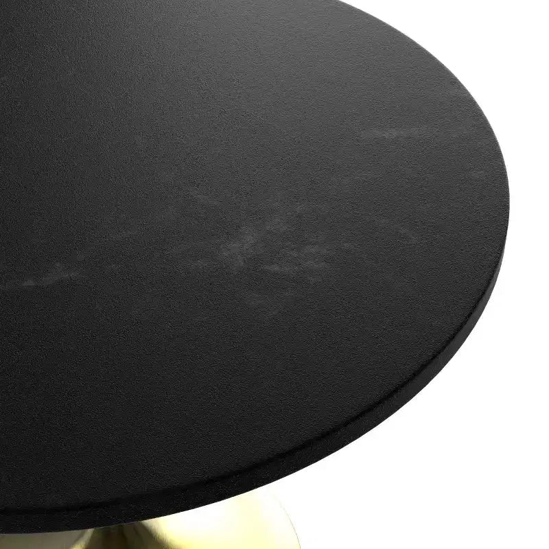Ensemble de salle à manger LeisureMod 5 pièces - Table à manger ronde 36 po avec dessus en MDF noir et base dorée, 4 chaises de salle à manger en velours avec pieds en acier noir