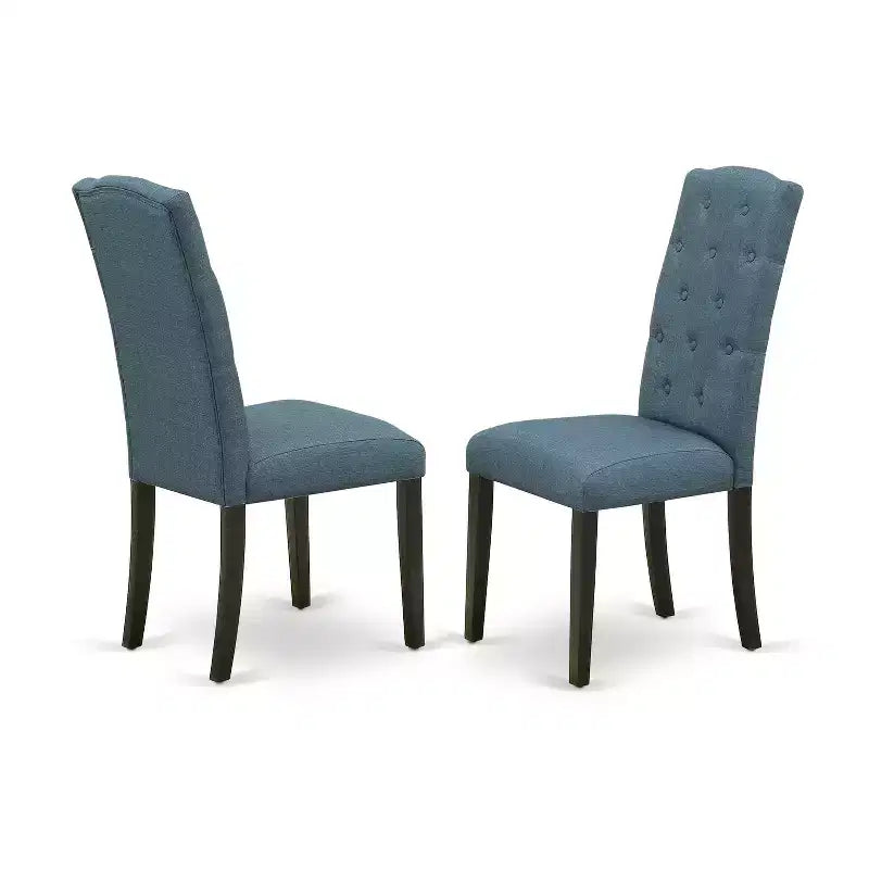 Ensemble de salle à manger HomeStock Belmont 7 pièces, comprenant une table de cuisine rectangulaire avec rallonge papillon et six chaises Parsons en tissu bleu, finition noire.