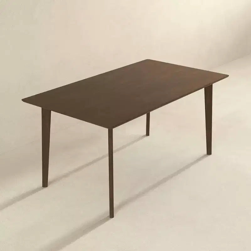 Ensemble de salle à manger 5 pièces en bois massif du milieu du siècle, Teinte noyer brun, Table à bords biseautés et 4 chaises, 4 places