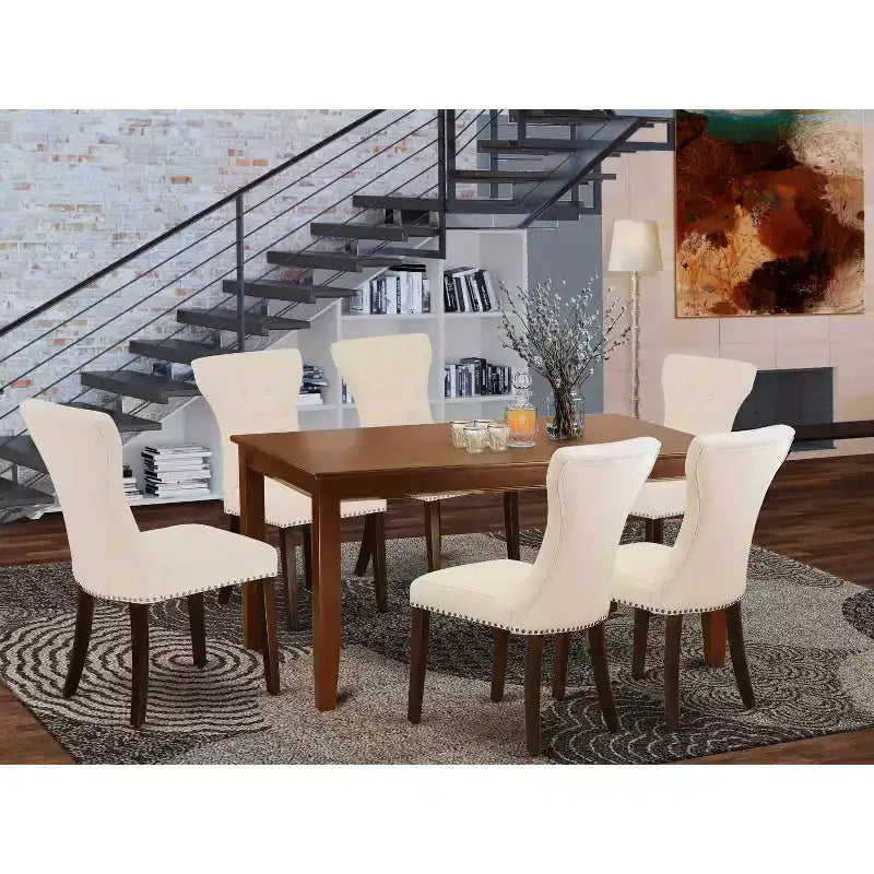 Table de salle à manger HomeStock 7 pièces avec plateau en bois massif finition acajou et 6 chaises Parson
