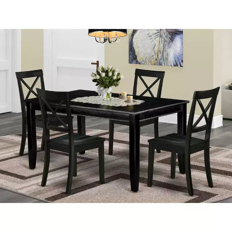 Table de salle à manger HomeStock 5 pièces rectangulaire au fini noir avec dessus en bois massif et 4 chaises