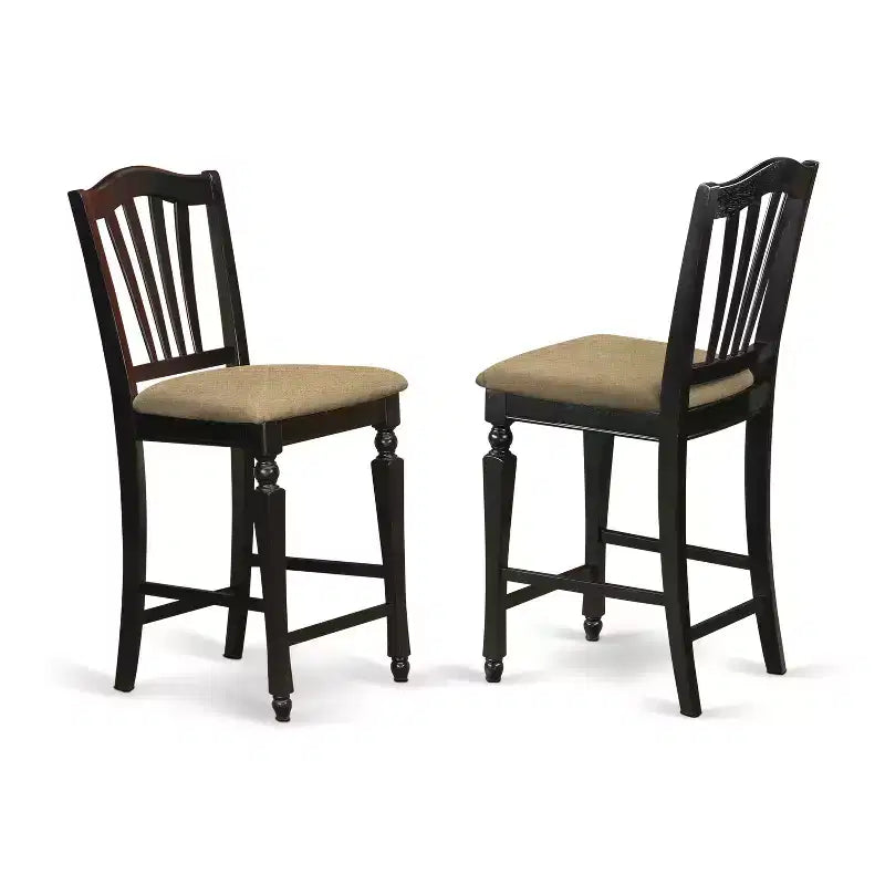 Table à manger ronde 5 pièces HomeStock avec plateau en bois massif finition noire et 4 chaises