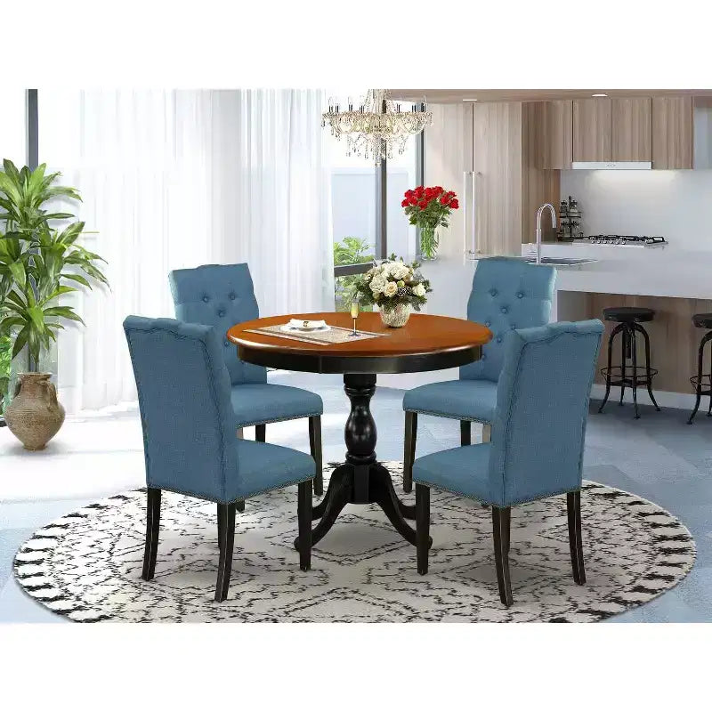 Table à manger HomeStock 5 pièces ronde noire et finition cerisier en bois massif avec 4 chaises