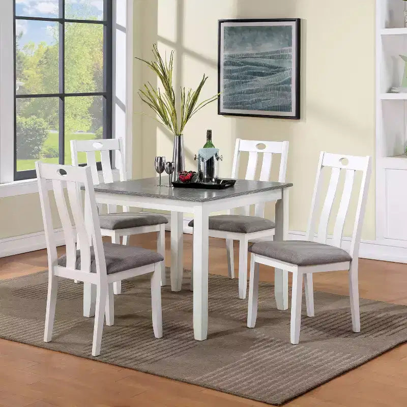 HOMES: Inside + Out Ensemble de salle à manger 5 pièces Seawhisper de style transitionnel blanc/gris : Bois massif, chaises rembourrées, style cottage
