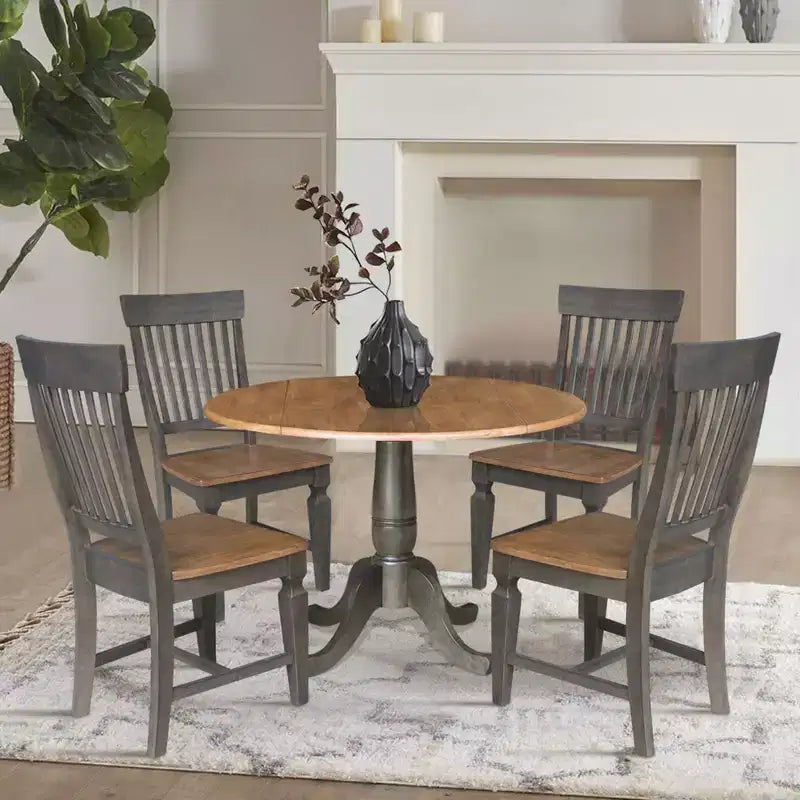Table à manger ronde à rallonges doubles de 107 cm avec 4 chaises à dossier ajouré Noyer cendré/Charbon délavé - International Concepts : Bois d'hévéa, Piètement central