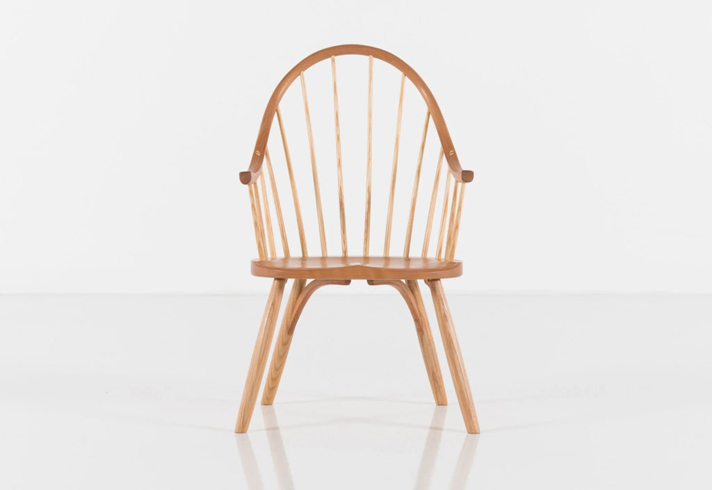 Chaise à accoudoirs continus pour enfant – Hormis sa taille réduite, elle est identique au modèle pour adulte.