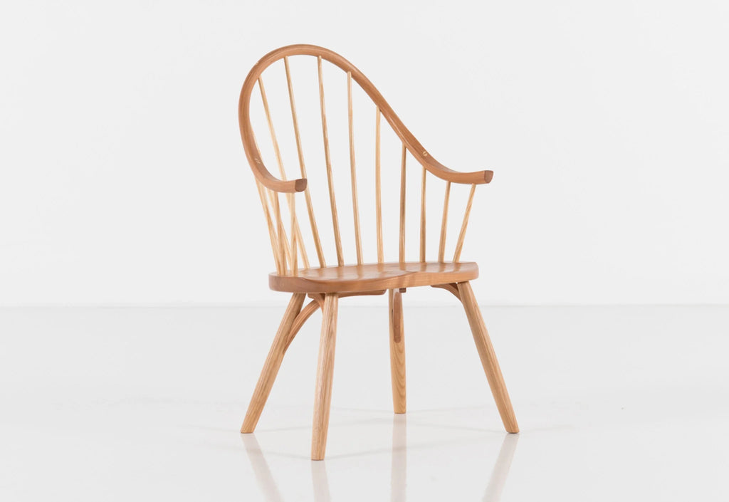 Chaise à accoudoirs continus pour enfant – Hormis sa taille réduite, elle est identique au modèle pour adulte.