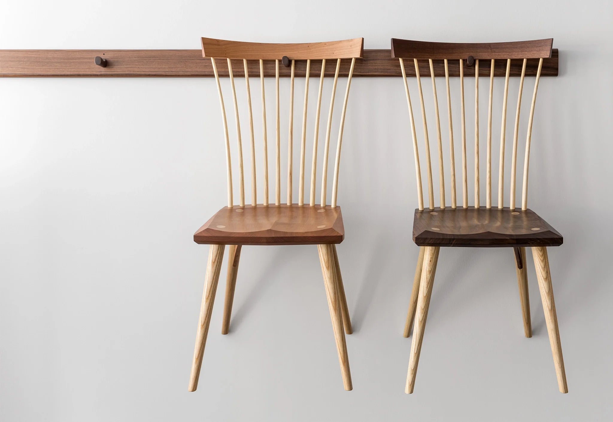 Chaise d'appoint -  nous adhérons à la philosophie selon laquelle il ne devrait y avoir aucune fonction sans beauté et aucune beauté