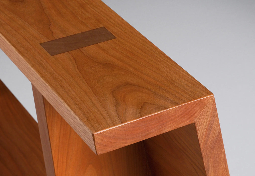 Lit Plateforme - Minimaliste à l'extrême, il se débarrasse de toute prétention grâce à ses larges surfaces qui l'entourent.