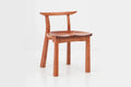 Chaise - S'inspire d'une illustre liste de précédents historiques : le concept du wabi-sabi et les designs