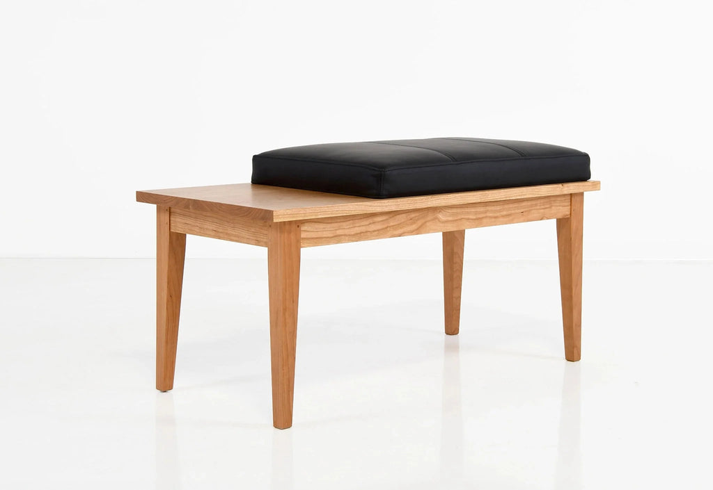 Banc de cheminée - Fabriqué selon des techniques d'assemblage traditionnelles, avec un accent sur l'utilité, ce banc est idéal pour n'importe quel espace de vie