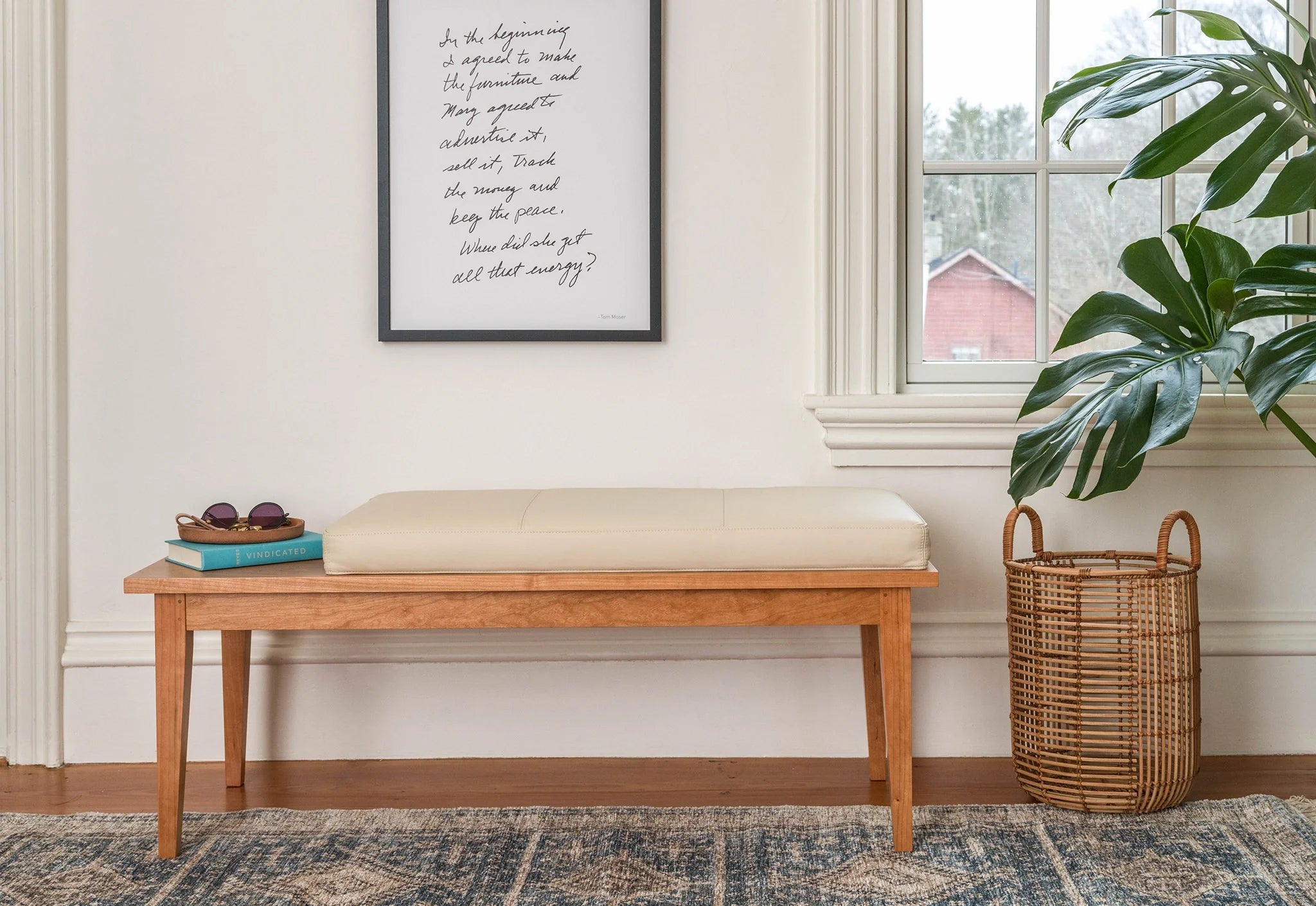 Banc de cheminée - Fabriqué selon des techniques d'assemblage traditionnelles, avec un accent sur l'utilité, ce banc est idéal pour n'importe quel espace de vie