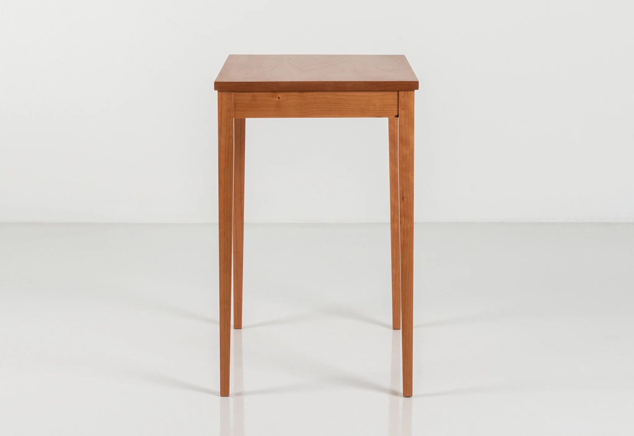 Table Minimus – Rectangulaire - Table est le nom que nous avons donné à une collection de petites tables d'appoint, fonctionnelles.