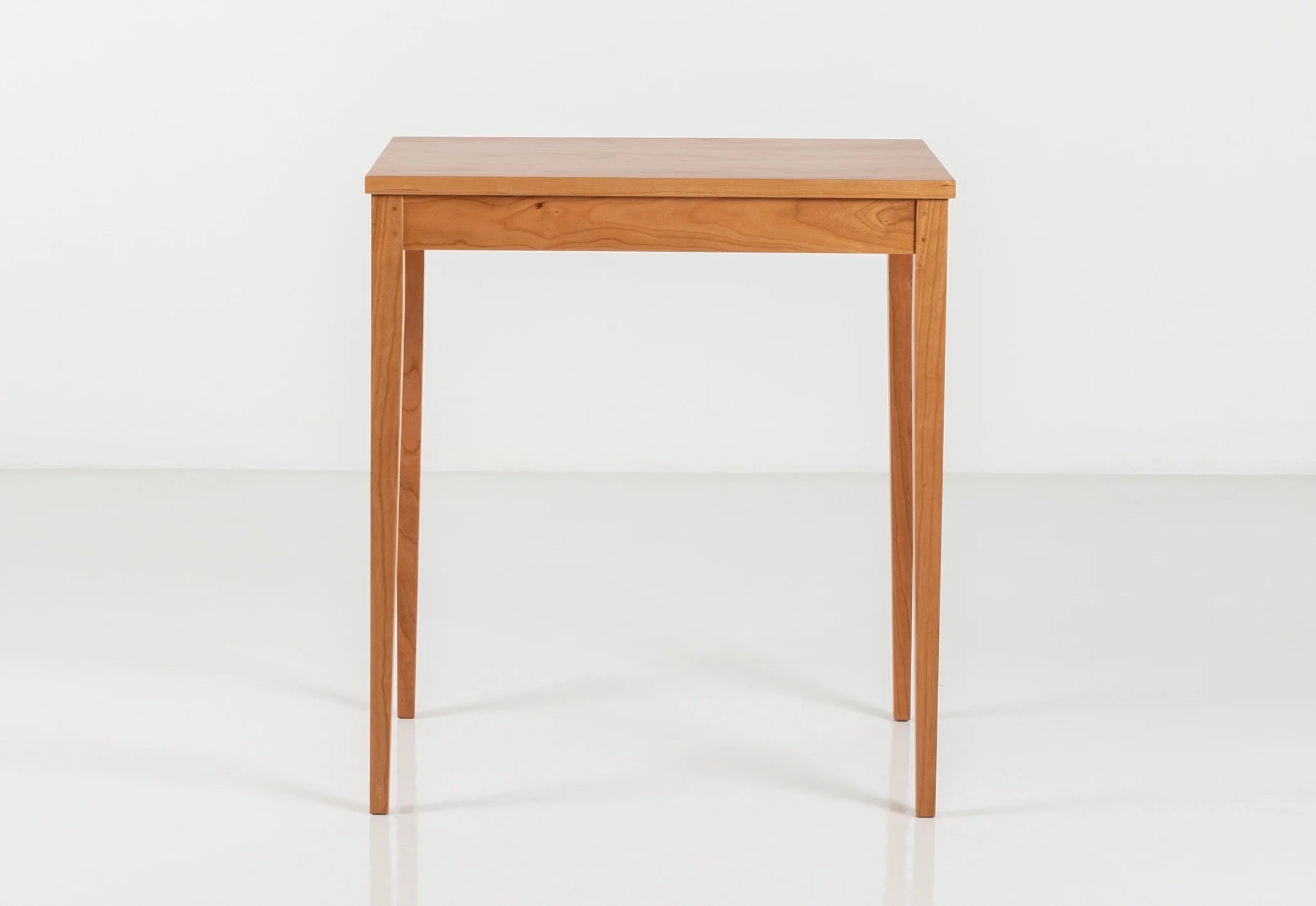 Table Minimus – Rectangulaire - Table est le nom que nous avons donné à une collection de petites tables d'appoint, fonctionnelles.