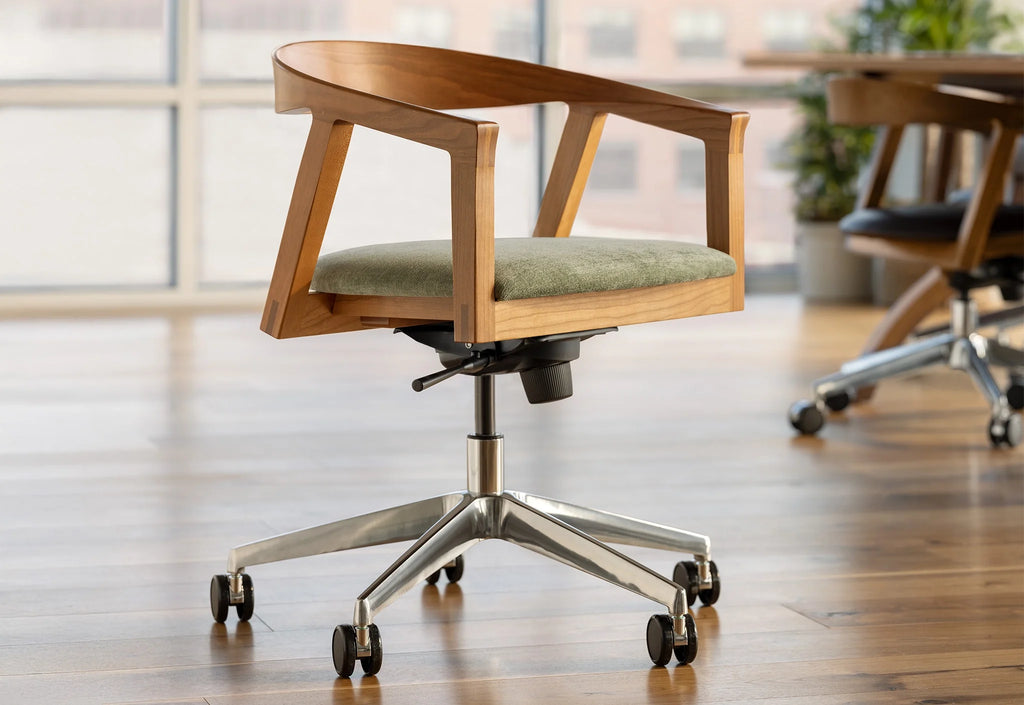 La chaise pivotante The NYPL Branch – Conçue à l'origine en collaboration avec la, elle a été mise à jour pour combiner le même
