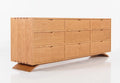 Commode – Neuf tiroirs – Conçue pour épouser les lignes simples et épurées de la collection éponyme, la commode exprime son