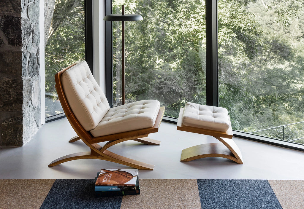 Chaise - Elle représente l'évolution de notre philosophie de design, fusionnant les sentiments du modernisme avec la substance, la grâce