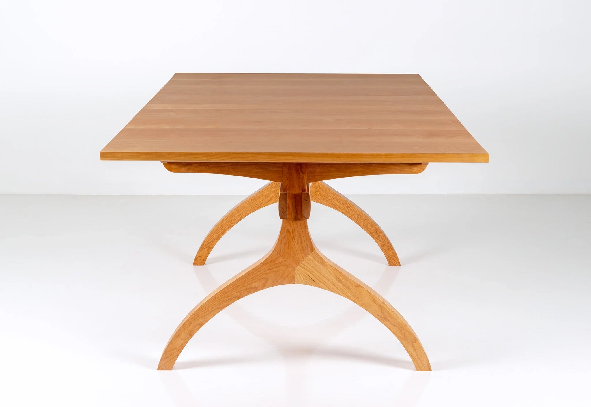 Table à rallonge Wishbone – La première table à rallonge de avec allonges intégrées pour optimiser votre espace et votre capacité d'accueil