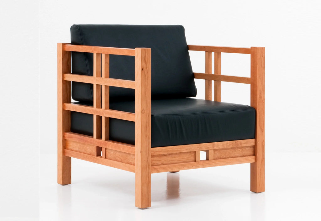 Chaise - Inspirée par les pratiques soucieuses des ressources des artisans traditionnels, la - optimise l'utilisation des petites
